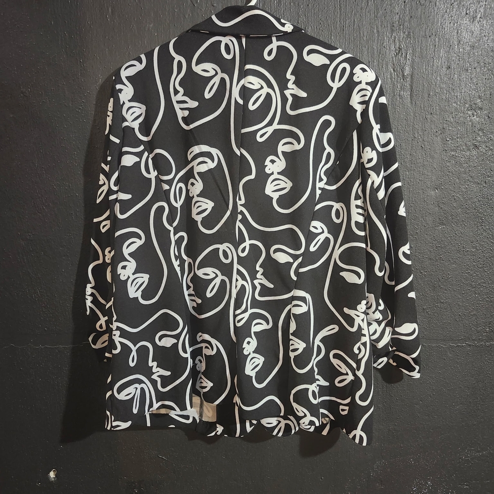 Ashley Stewart Lightweight Black and White Jacket with Abstract Design - Picture 4 of 4